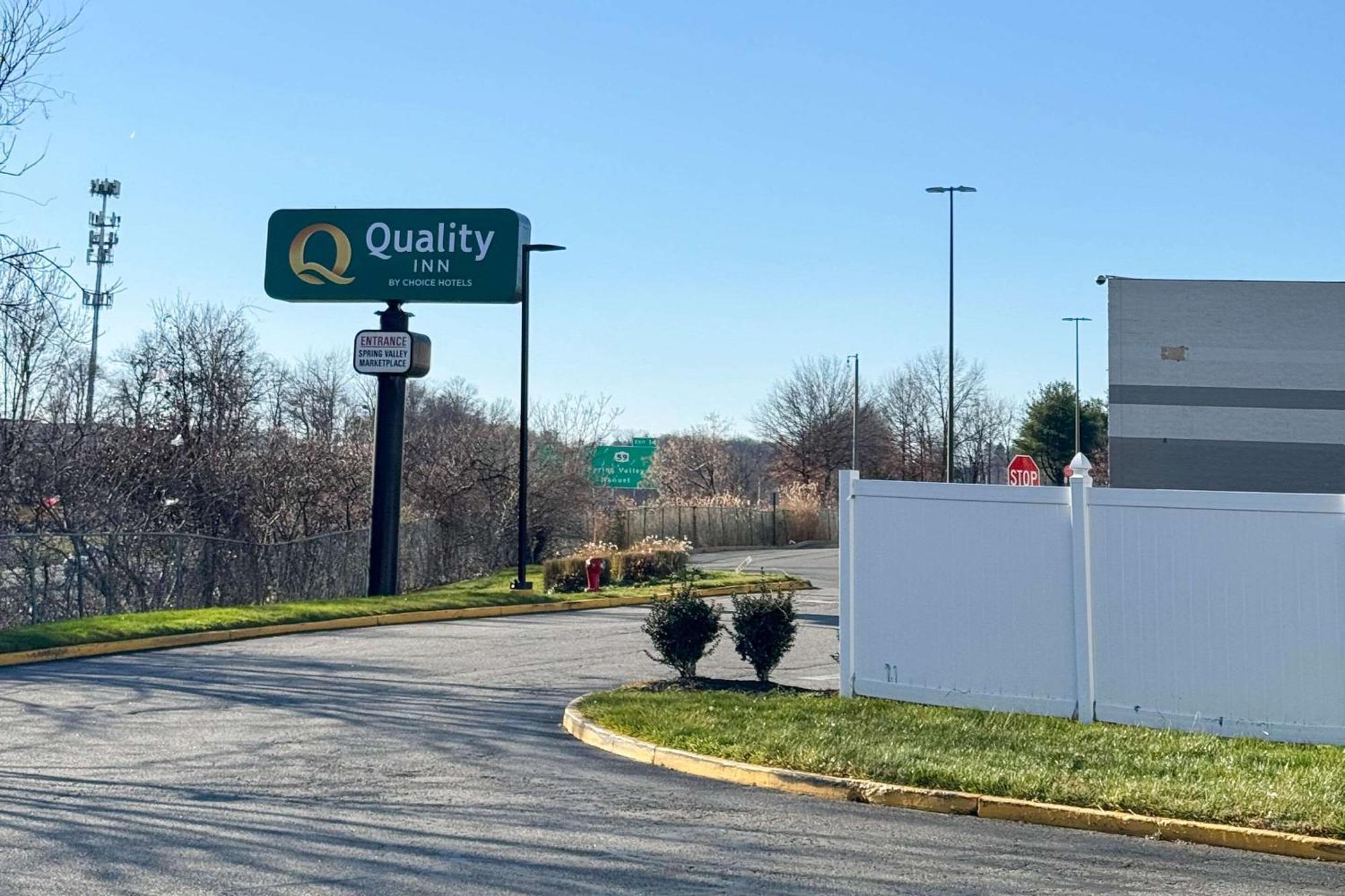Quality Inn Spring Valley - Nanuet Eksteriør bilde